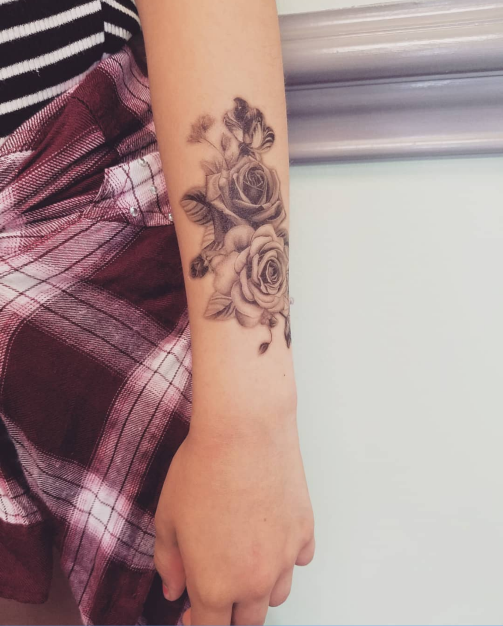 Twin Black Rose Flower Temporary Tattoos (4 in 1 sheet)