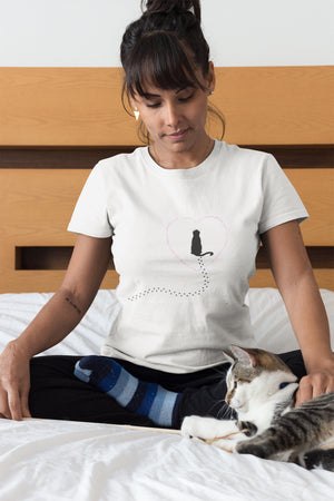 Kitty in Love Unisex T-Shirt