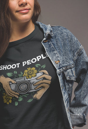 I Shoot People Vintage Photographer Cameraman Gift Unisex Photography Fans T-Shirt